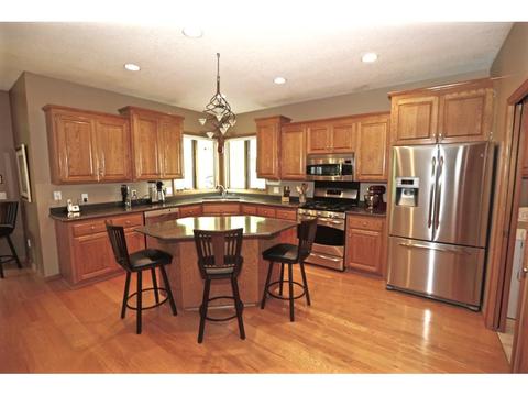 3664 Robin Ln, Eagan, MN 55122 photo 10
