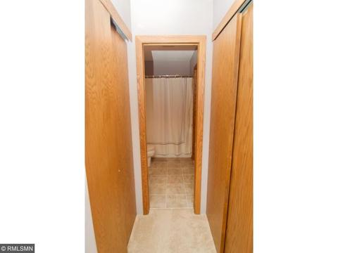 5356 Highpointe Dr, Bloomington, MN 55437 photo 14