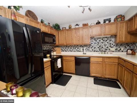 5356 Highpointe Dr, Bloomington, MN 55437 photo 7