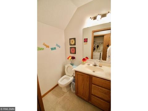 5356 Highpointe Dr, Bloomington, MN 55437 photo 9