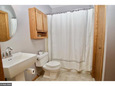 5356 Highpointe Dr, Bloomington, MN 55437 photo 15