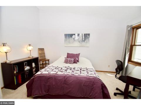 5356 Highpointe Dr, Bloomington, MN 55437 photo 13