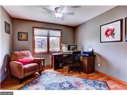504 Chapel Ct, Eagan, MN 55121 photo 3