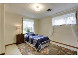 9417 Thomas Rd, Bloomington, MN 55431 photo 20