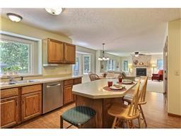 737 Mill Run Cir, Eagan, MN 55123 photo 4