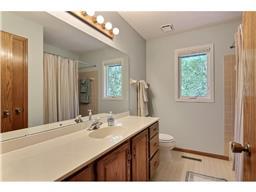 737 Mill Run Cir, Eagan, MN 55123 photo 15