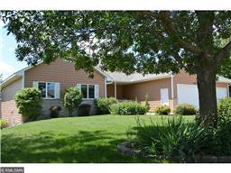 910 Clover Ct, Northfield, MN 55057 photo 1