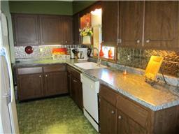108 E Fairview Ave, Olivia, MN 56277 photo 2