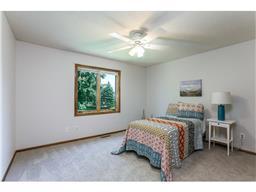 1529 Blackhawk Ridge Ct, Eagan, MN 55122 photo 14
