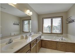 14205 Freeport Trl, Apple Valley, MN 55124 photo 12