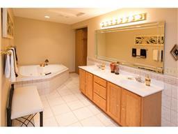 117 Pleasant Ln E, Excelsior, MN 55331 photo 12