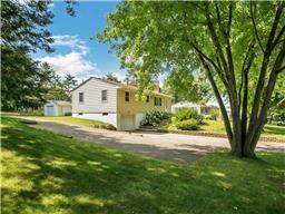 4275 Stirrup St, Eagan, MN 55123 photo 2