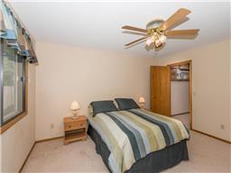 8452 S Pond Trl, Champlin, MN 55316 photo 9