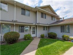 8452 S Pond Trl, Champlin, MN 55316 photo 2