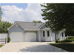 555 Vicki Ln, Shoreview, MN 55126 photo 1