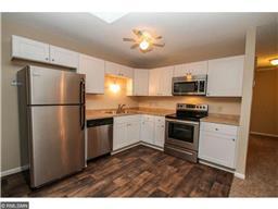 3835 Deercliff Ct, Eagan, MN 55123 photo 3