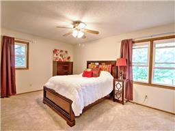 4363 Metcalf Dr, Eagan, MN 55122 photo 9