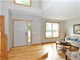 2730 Simons Dr, Chaska, MN 55318 photo 4