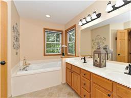 2730 Simons Dr, Chaska, MN 55318 photo 11