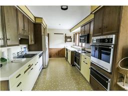 8709 Harrison Rd, Bloomington, MN 55437 photo 5