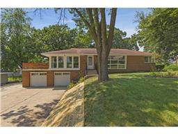 2112 Overlook Dr, Bloomington, MN 55431 photo 1