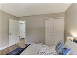 2112 Overlook Dr, Bloomington, MN 55431 photo 11