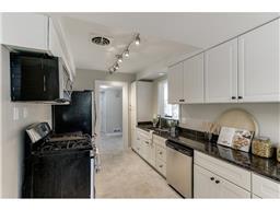 2112 Overlook Dr, Bloomington, MN 55431 photo 7