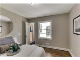 2112 Overlook Dr, Bloomington, MN 55431 photo 8