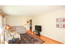 2097 Emerald Ln, Eagan, MN 55122 photo 4