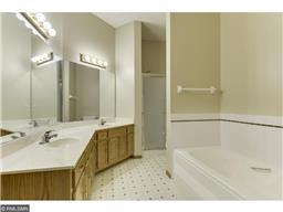 4167 Arbor Ln, Eagan, MN 55122 photo 17