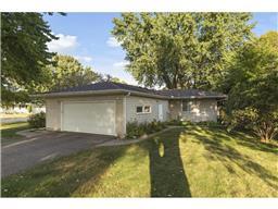 751 E 84th St, Bloomington, MN 55420 photo 3