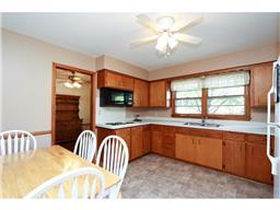 2072 Opal Dr, Eagan, MN 55122 photo 2