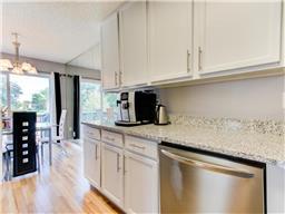 8564 S Maplebrook Cir, Brooklyn Park, MN 55445 photo 9