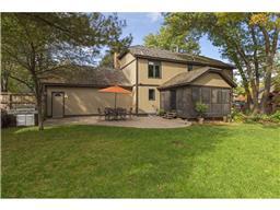 4685 Parkridge Dr, Eagan, MN 55123 photo 2