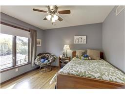 4685 Parkridge Dr, Eagan, MN 55123 photo 11