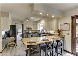 4685 Parkridge Dr, Eagan, MN 55123 photo 6