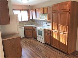 8540 S Pond Trl, Champlin, MN 55316 photo 2