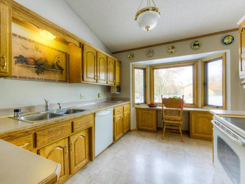 8204 121st Ln N, Champlin, MN 55316 photo 2