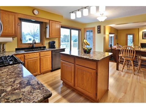 9442 White Oaks Trl, Champlin, MN 55316 photo 2