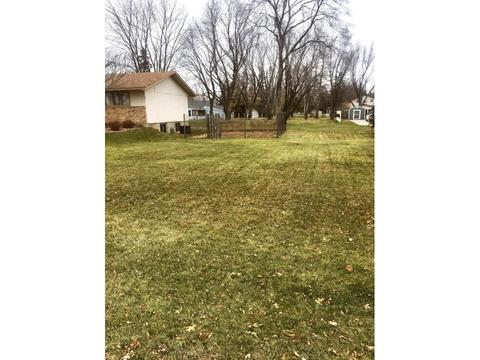 975 Leroy St, Saint Cloud, MN 56301 photo 2