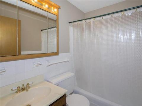 10211 Johnson Cir, Bloomington, MN 55437 photo 14