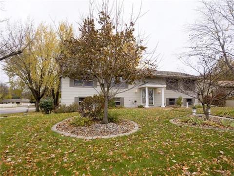 10211 Johnson Cir, Bloomington, MN 55437 photo 1