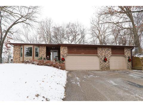 1224 Tananger Ct, Eagan, MN 55123 photo 1
