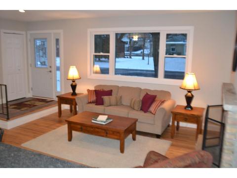 10008 Harrison Rd, Bloomington, MN 55437 photo 2