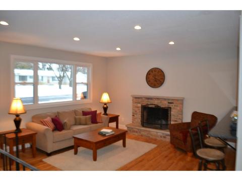 10008 Harrison Rd, Bloomington, MN 55437 photo 4