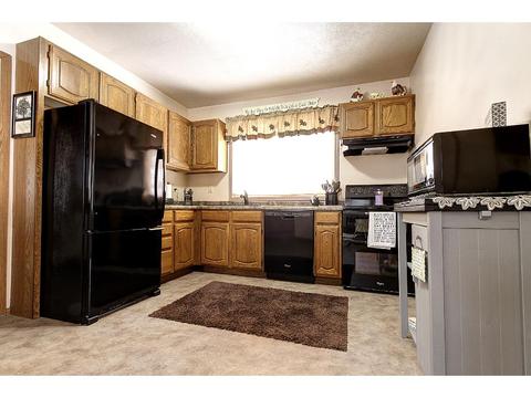 203 4th St, Kenyon, MN 55946 photo 2