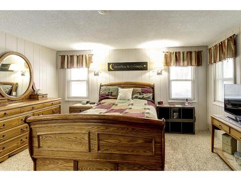 203 4th St, Kenyon, MN 55946 photo 6