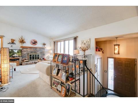 3832 Laurel Ct, Eagan, MN 55122 photo 2