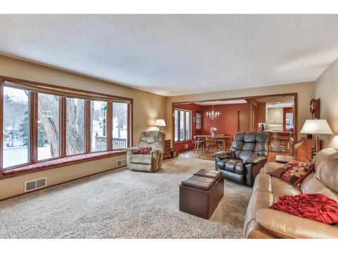 10124 Harrison Rd, Bloomington, MN 55437 photo 12