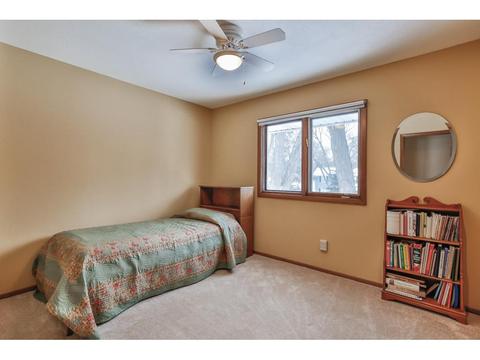 10124 Harrison Rd, Bloomington, MN 55437 photo 17